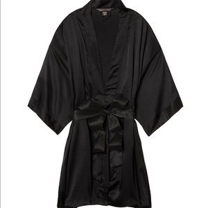 Victoria's Secret satin kimono 🖤